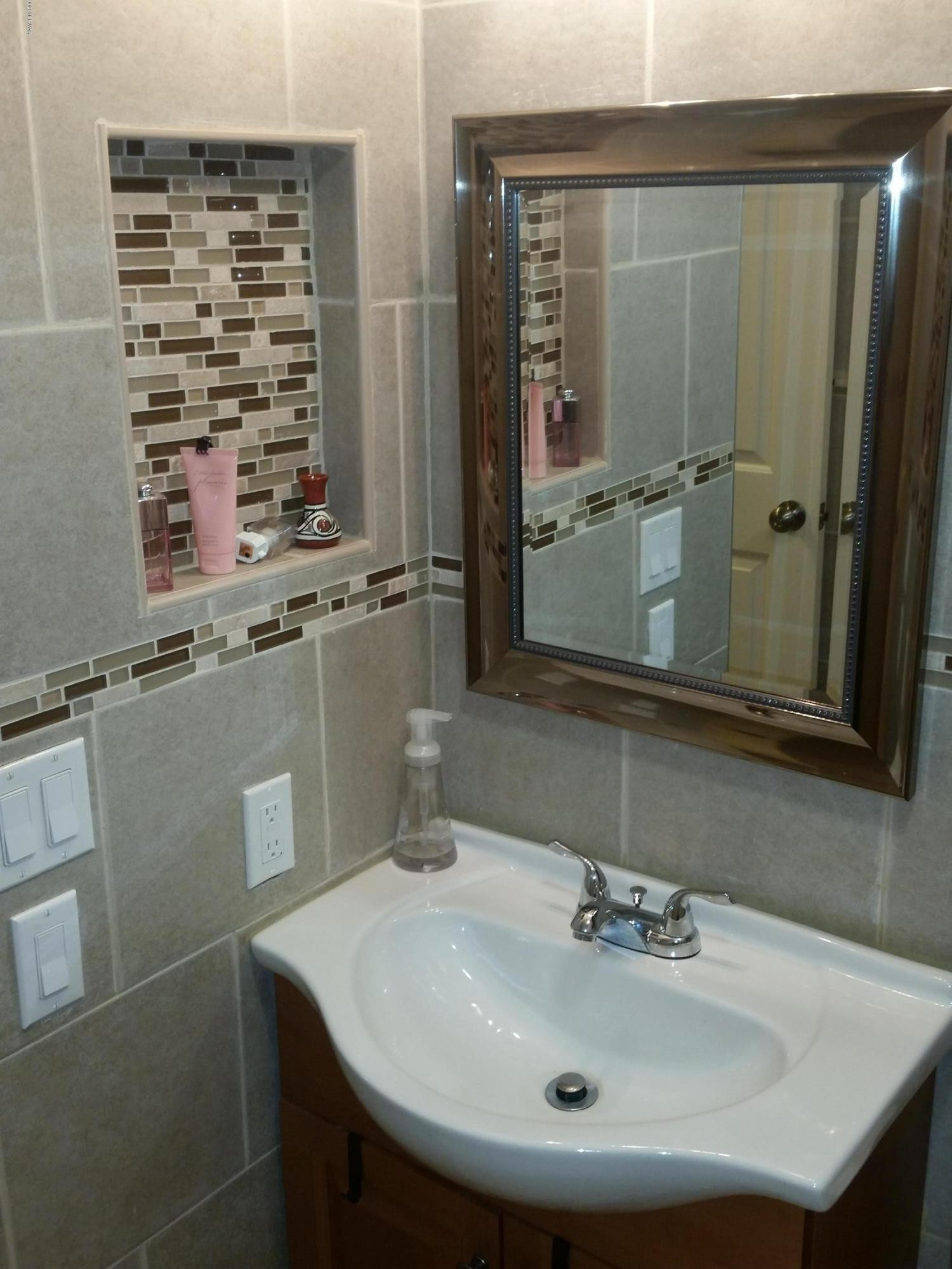 171 Chipmunk Road Bushkill, PA 18324 - Photo 22 of 27 main bath 1