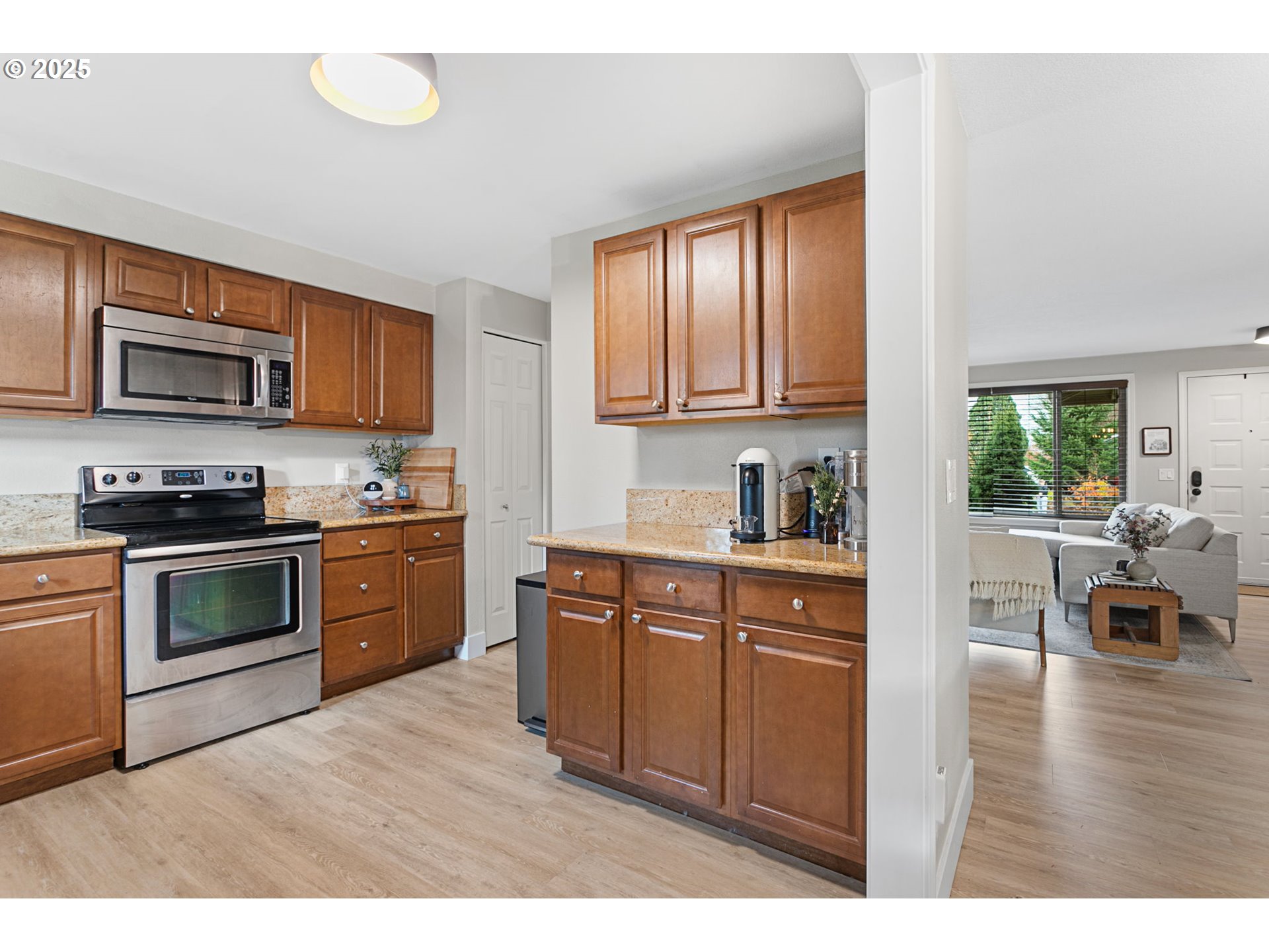 2125 Southwest Leewood Drive Beaverton, OR 97003 - Photo 15 of 25