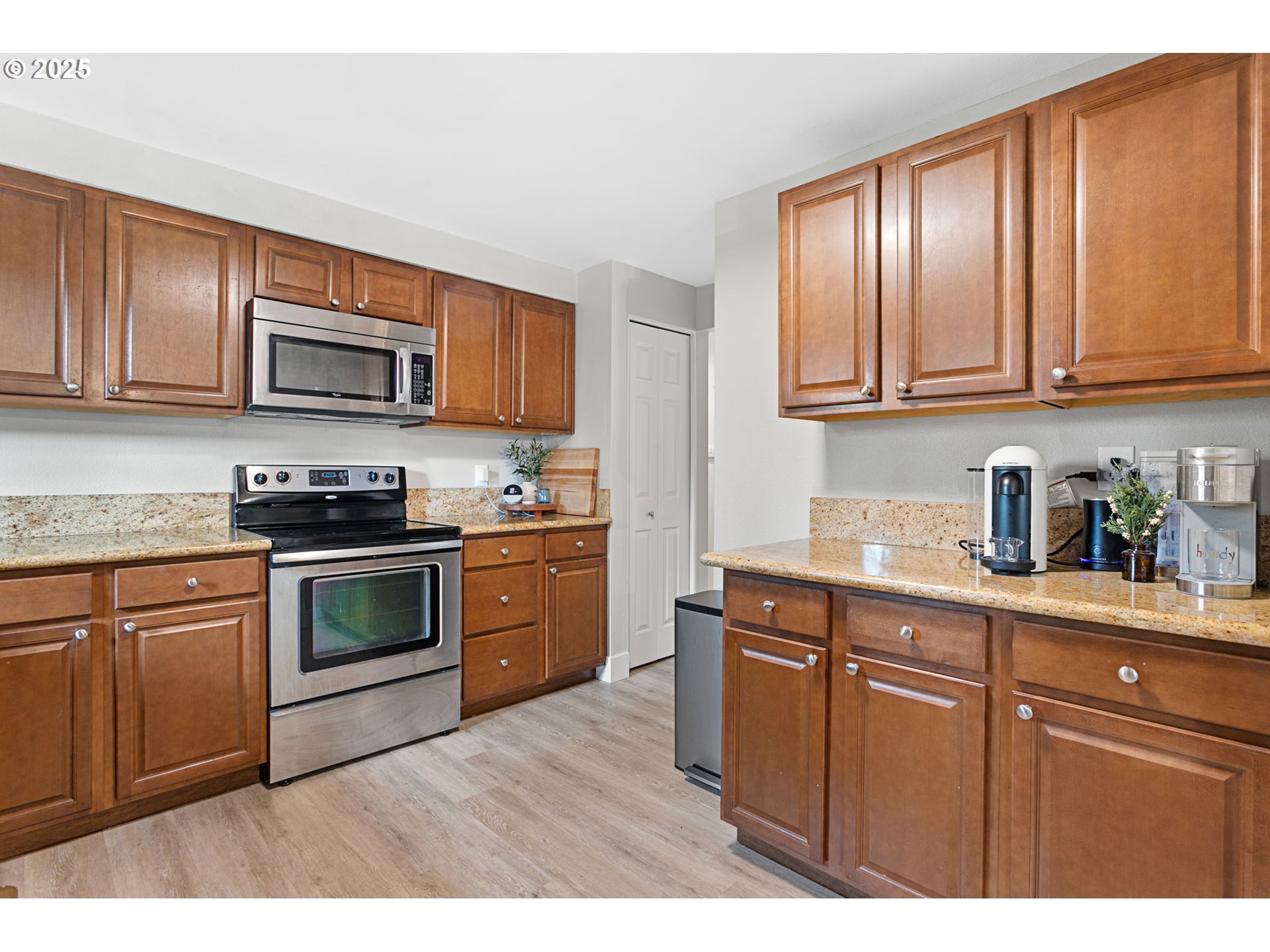 2125 Southwest Leewood Drive Beaverton, OR 97003 - Photo 16 of 25