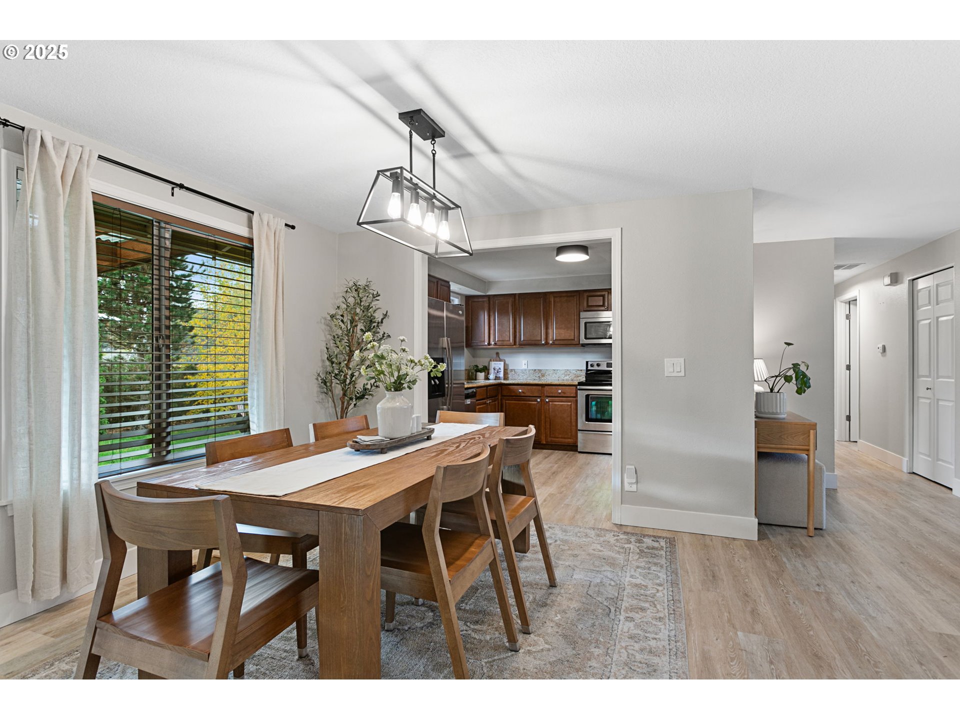 2125 Southwest Leewood Drive Beaverton, OR 97003 - Photo 6 of 25