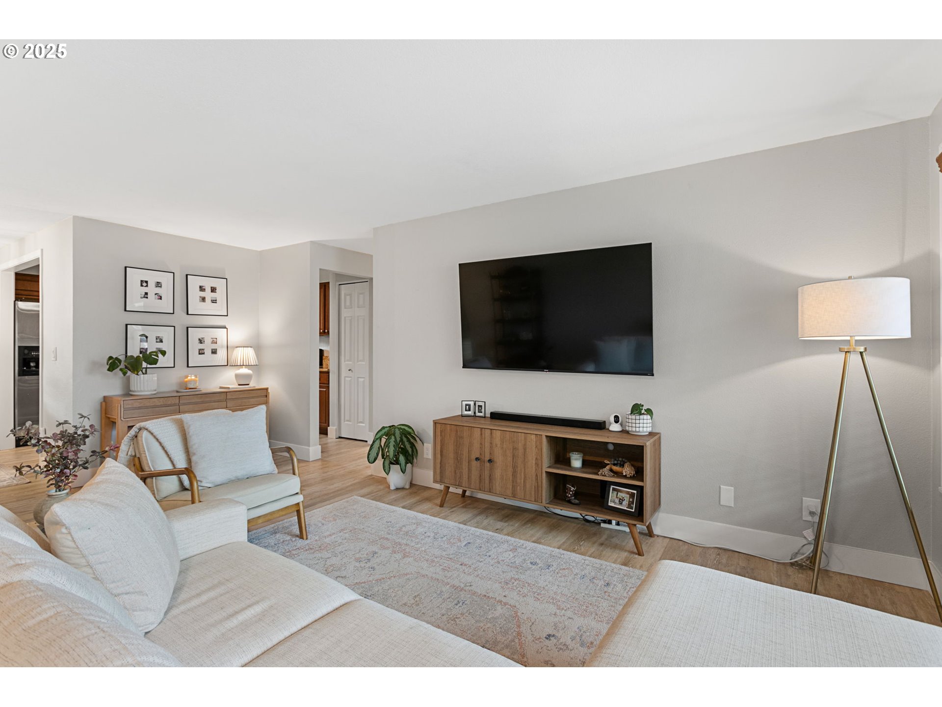 2125 Southwest Leewood Drive Beaverton, OR 97003 - Photo 8 of 25