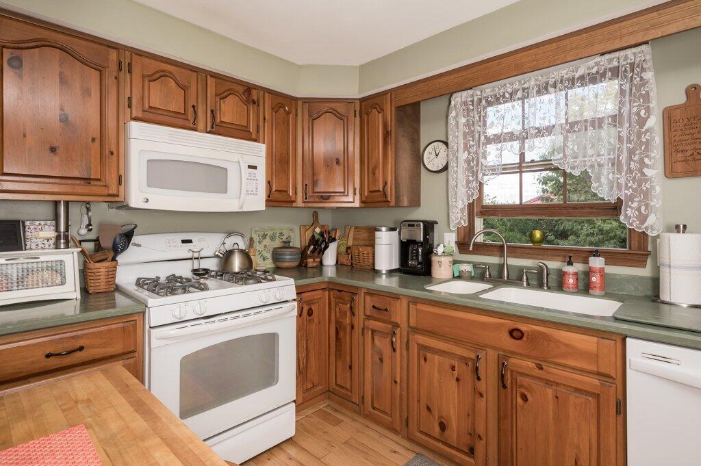 45 Beaver Dam Road South Berwick, ME 03908 - Photo 8 of 40 008-45BeaverDamRoad-SouthBerwick-ME-0390