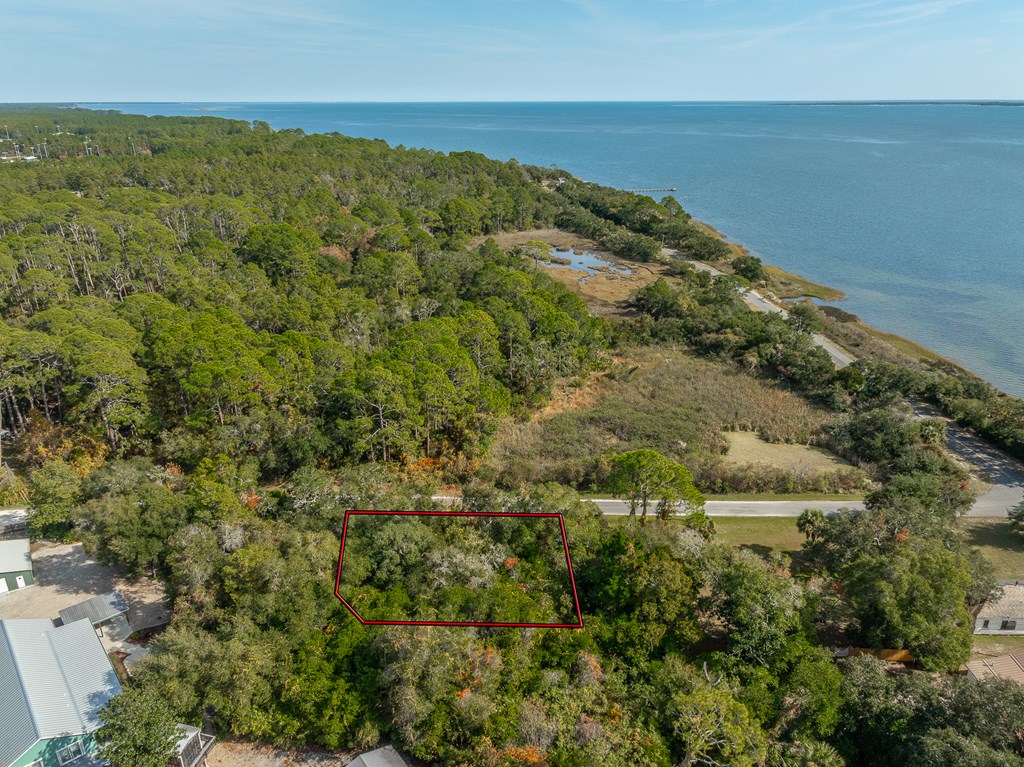 509 12th Street Carrabelle, FL 32322 - Photo 3 of 5