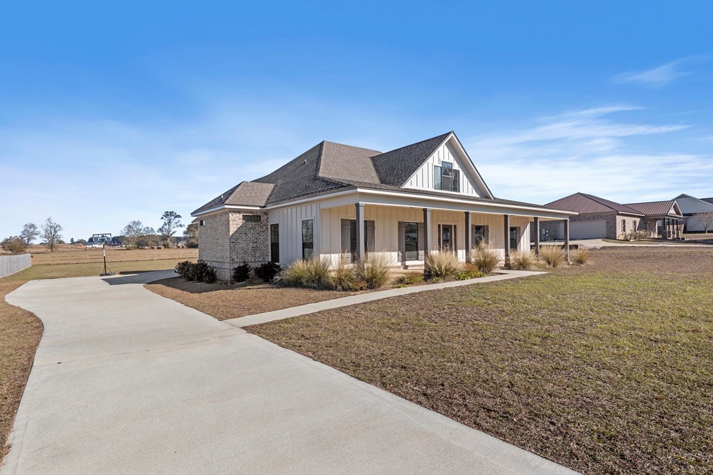 1435 Skipper Road Dothan, AL 36301 - Photo 3 of 48