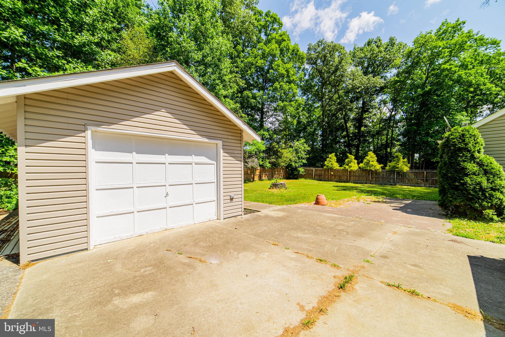 45 Paradise Road Alloway, NJ 08302 - Photo 29 of 32 Garage