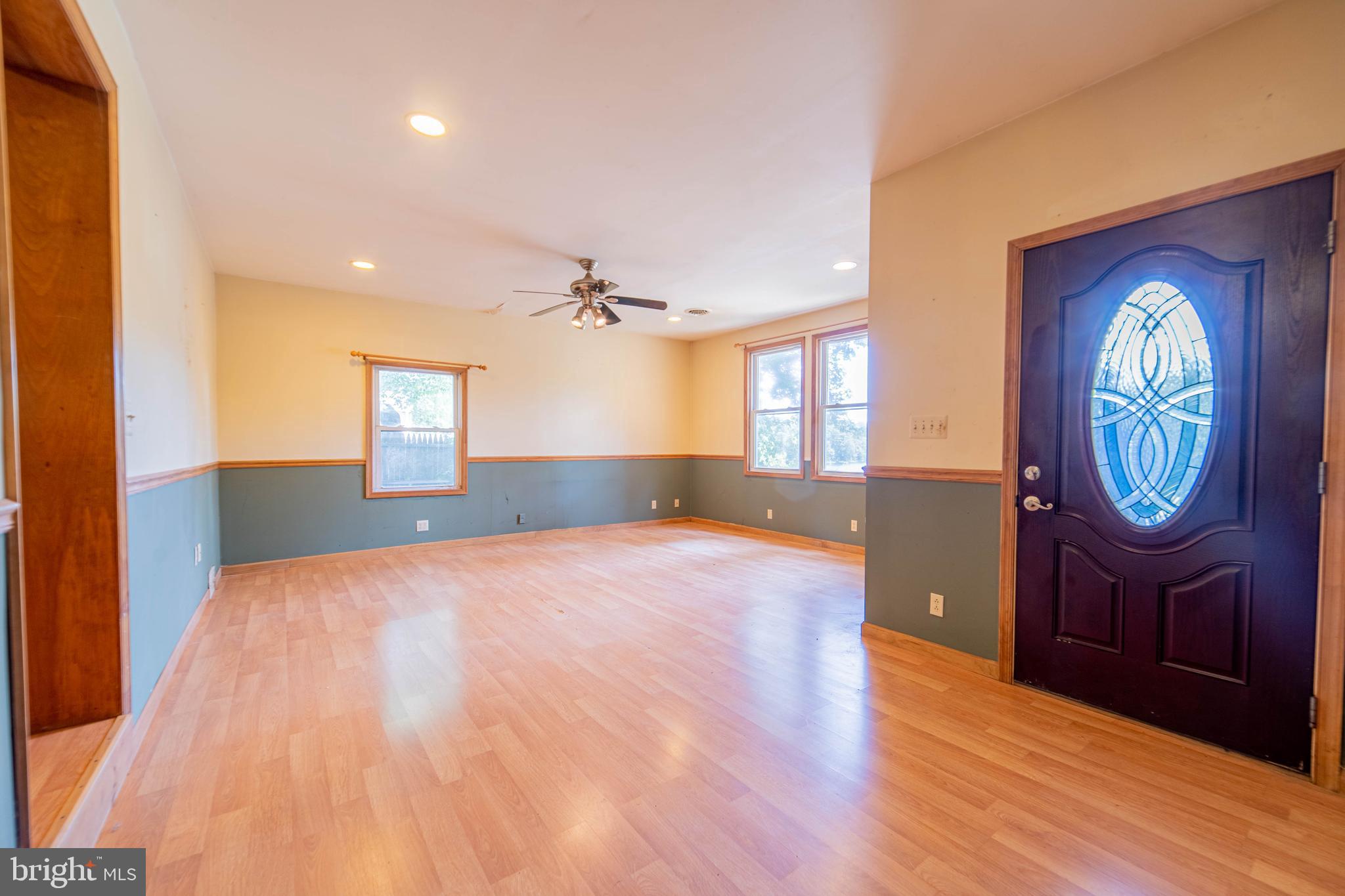 45 Paradise Road Alloway, NJ 08302 - Photo 6 of 32 Great Room