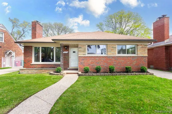 $249,900 | 16115 Veronica Avenue, Eastpointe, MI 48021