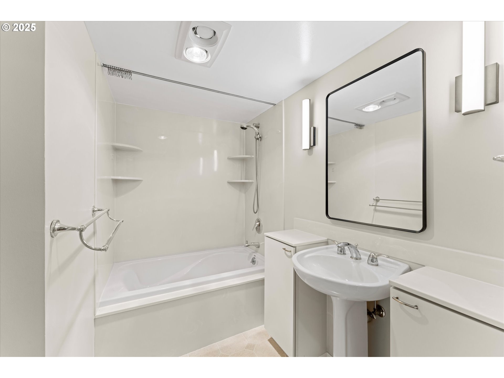 6665 West Burnside Road, Unit 438 Portland, OR 97225 - Photo 16 of 29 Gallery Image 16