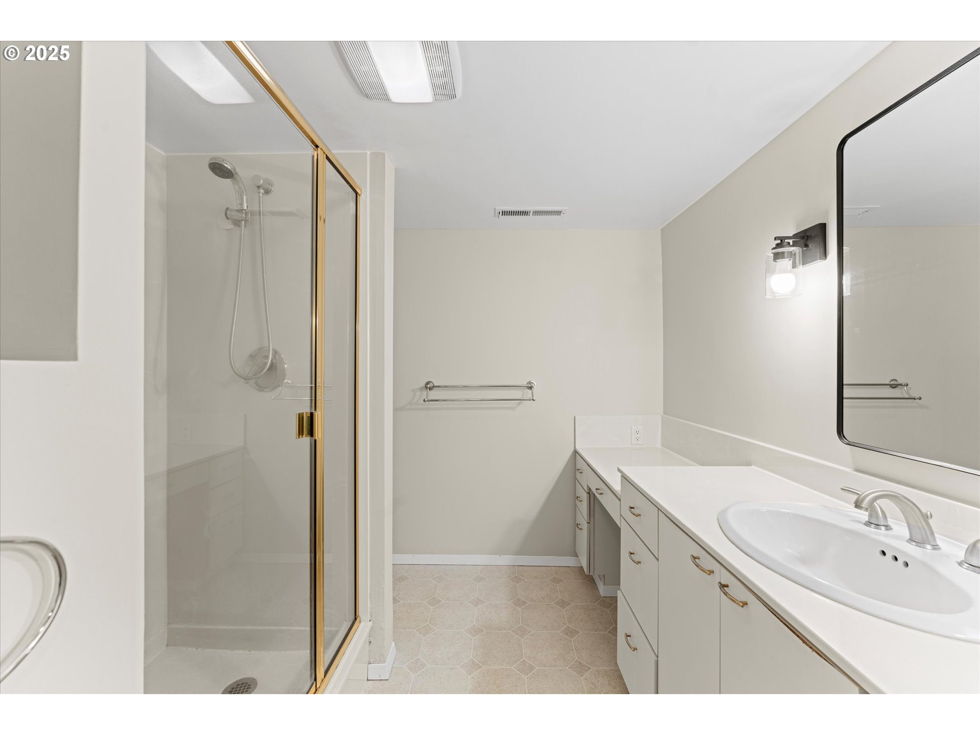 6665 West Burnside Road, Unit 438 Portland, OR 97225 - Photo 20 of 29 Gallery Image 20