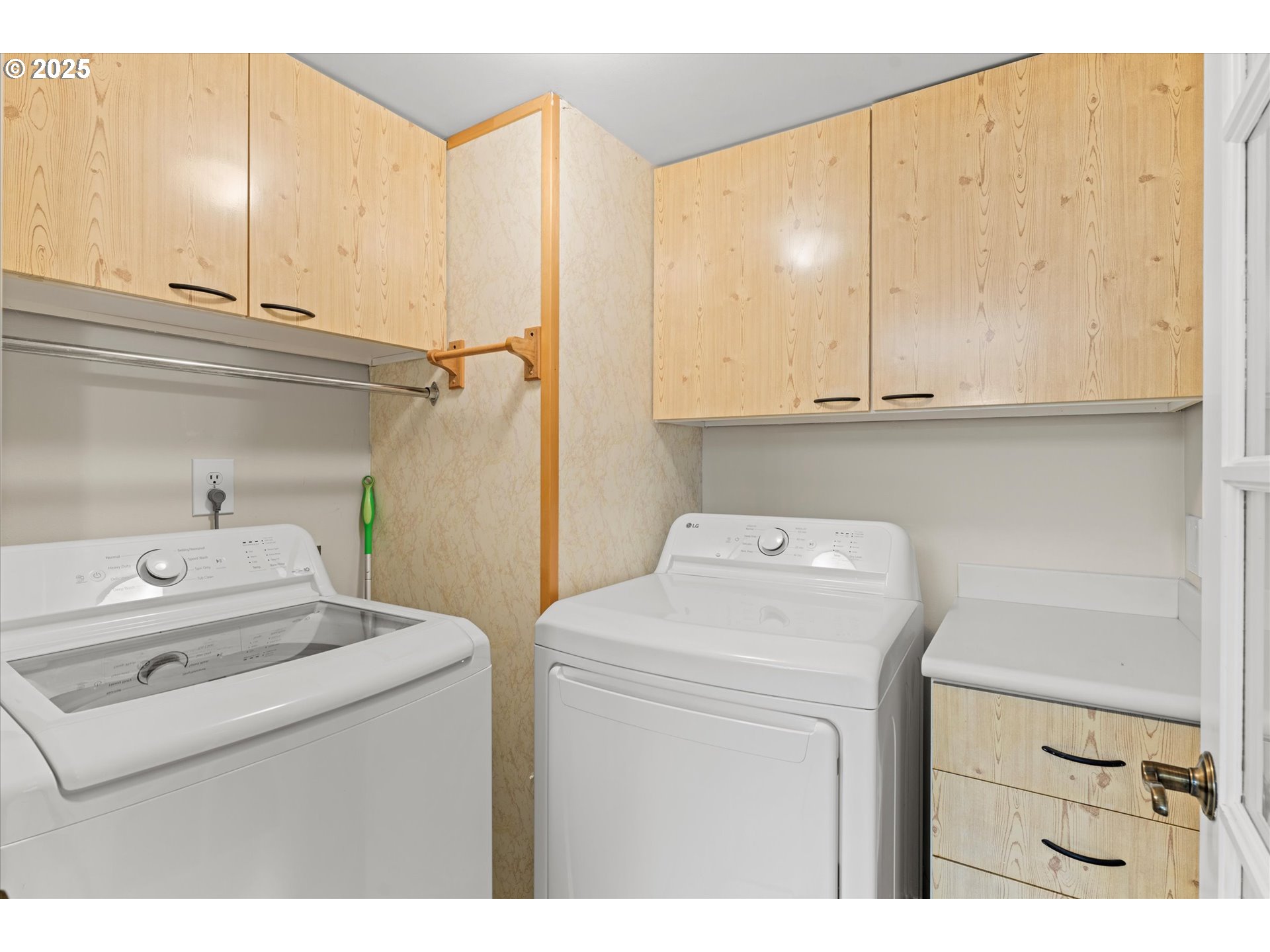 6665 West Burnside Road, Unit 438 Portland, OR 97225 - Photo 6 of 29 Gallery Image 6