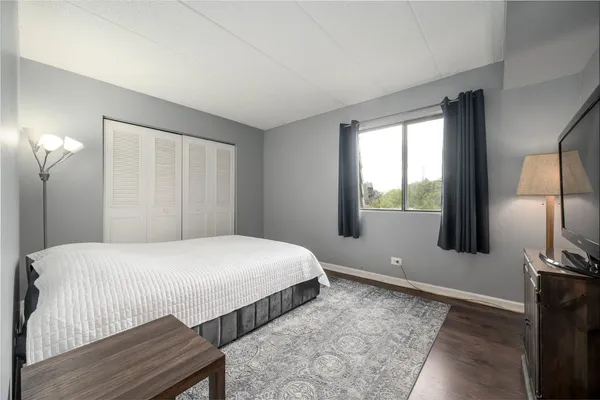$199,900 | 500 Timber Ridge Drive, Unit 202A, Carol Stream, IL 60188