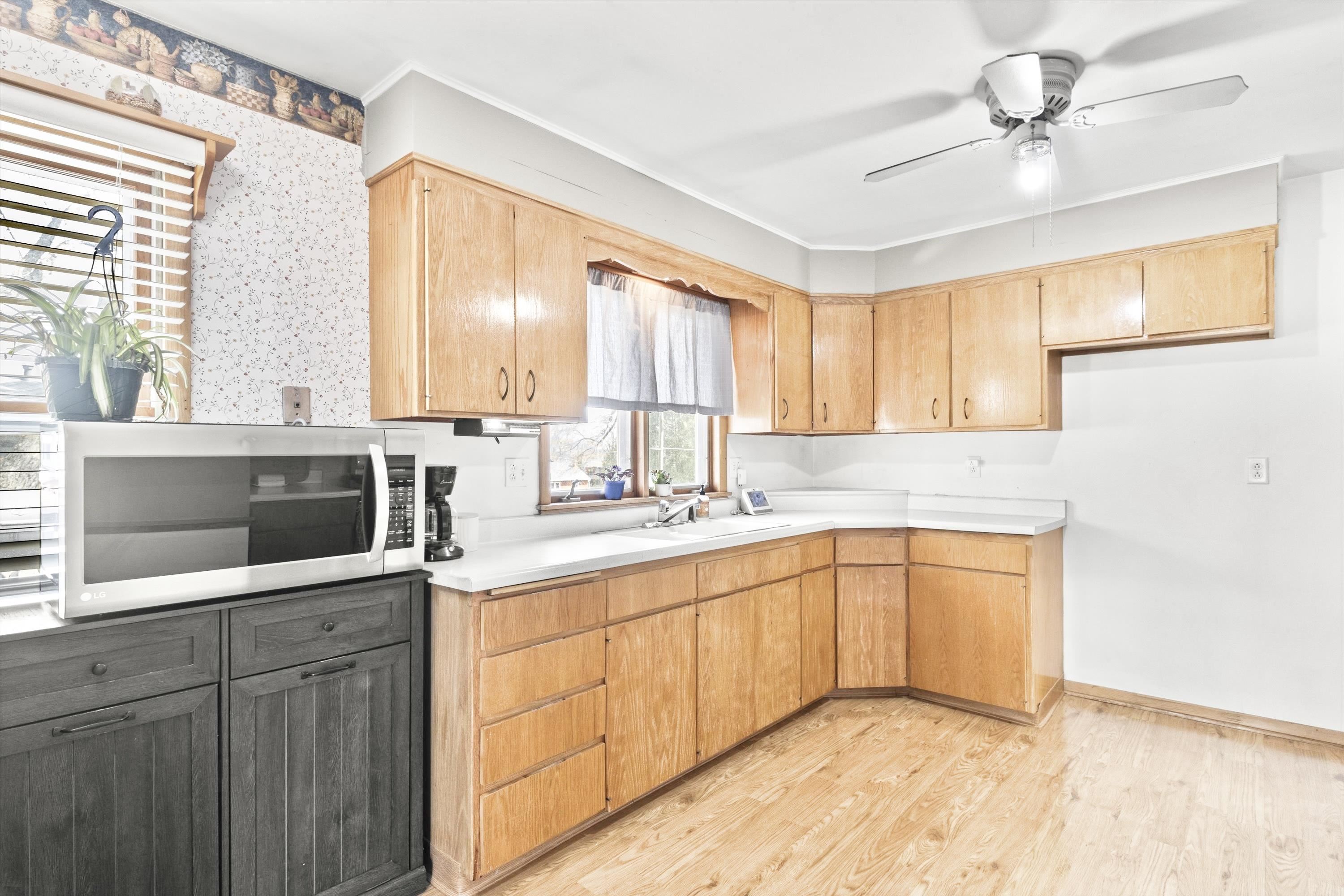 612 Roosevelt Street Fort Atkinson, WI 53538 - Photo 11 of 37