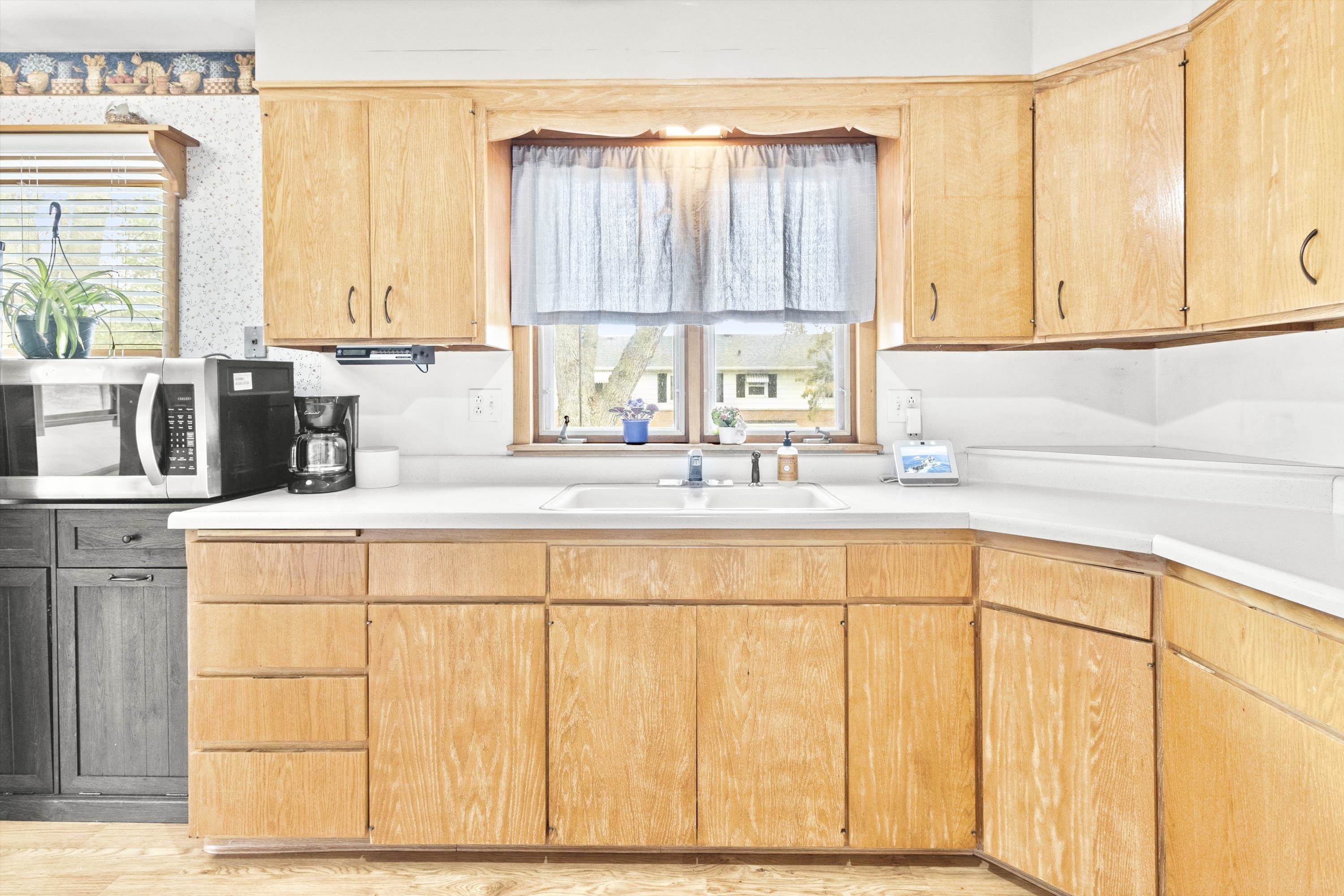 612 Roosevelt Street Fort Atkinson, WI 53538 - Photo 10 of 37