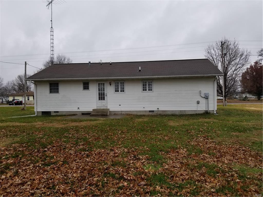 438 Main Street Radom, IL 62808 - Photo 2 of 10 Gallery Image 2