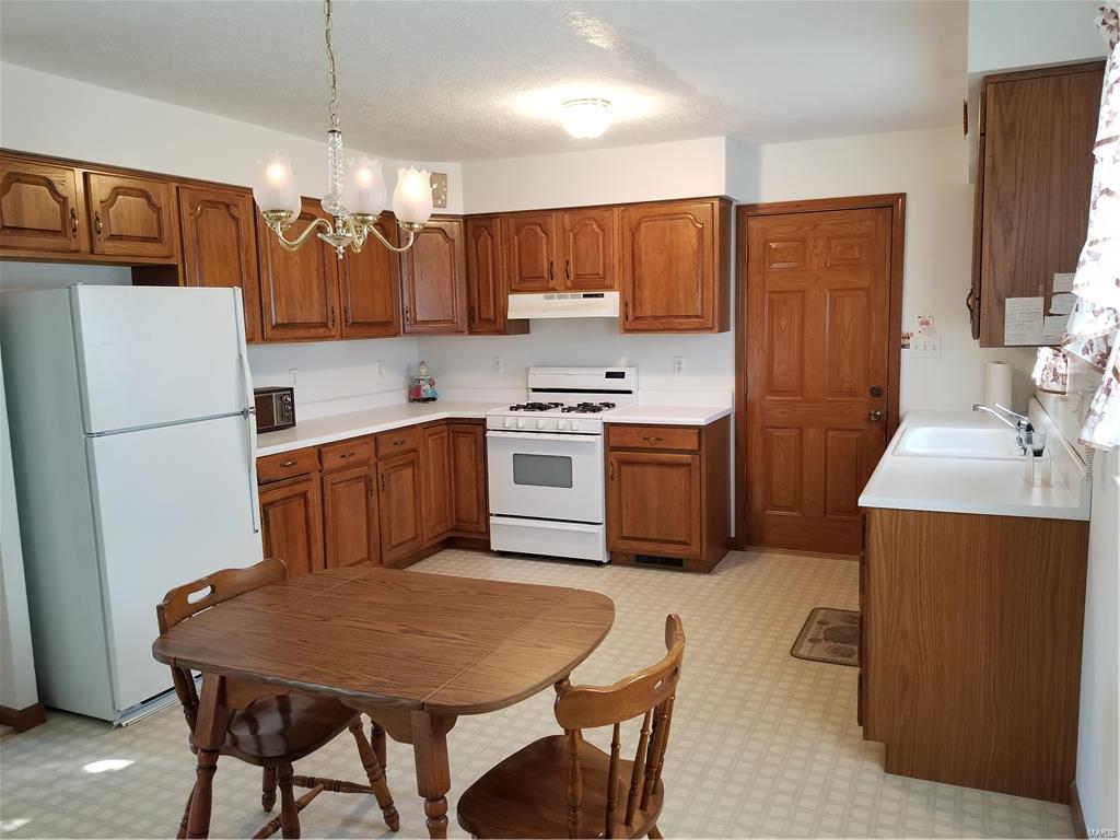 438 Main Street Radom, IL 62808 - Photo 5 of 10 Gallery Image 5