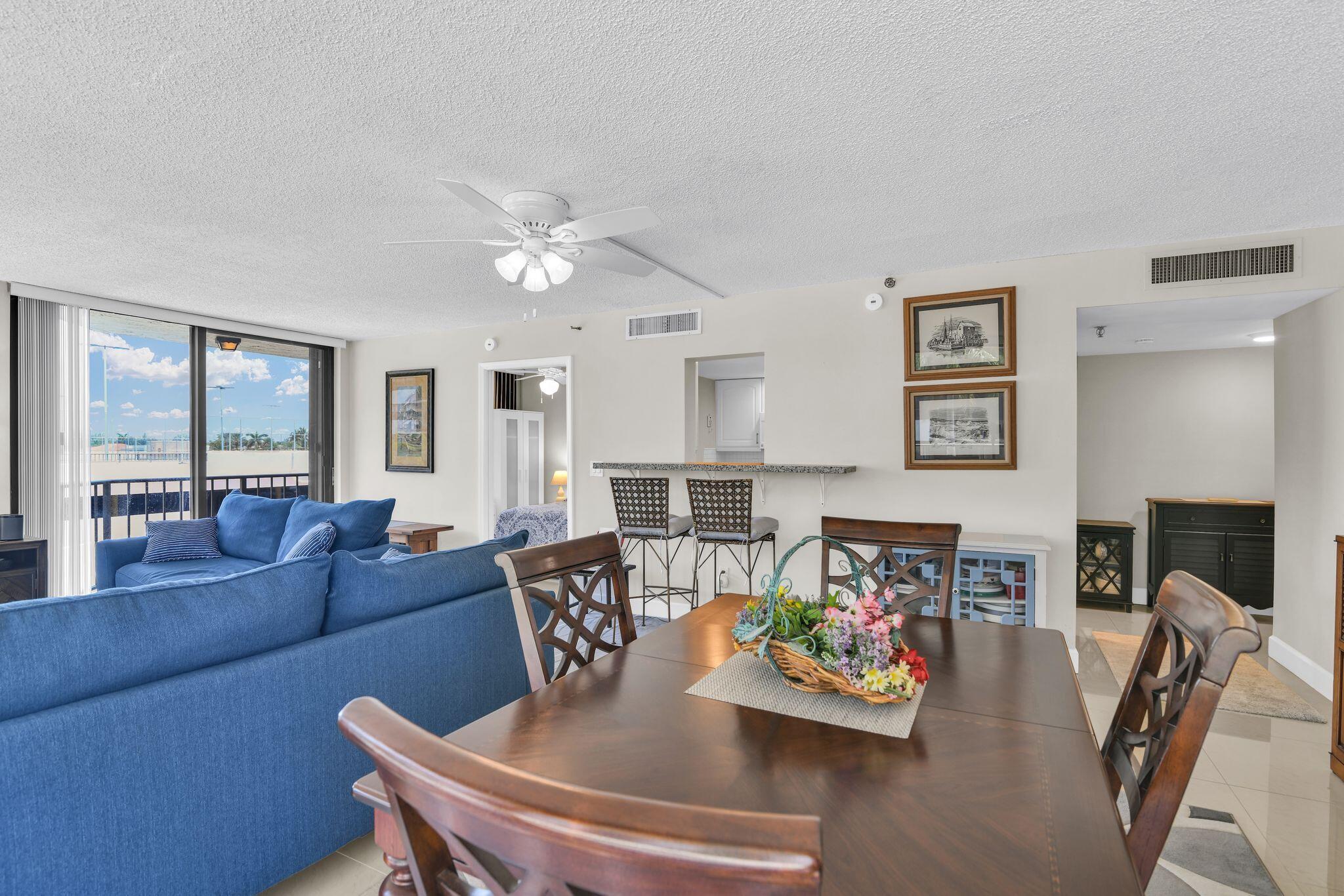 899 Jeffery Street, Unit 3010 Boca Raton, FL 33487 - Photo 6 of 99 899 Jeffery St 301 Livingroom 2