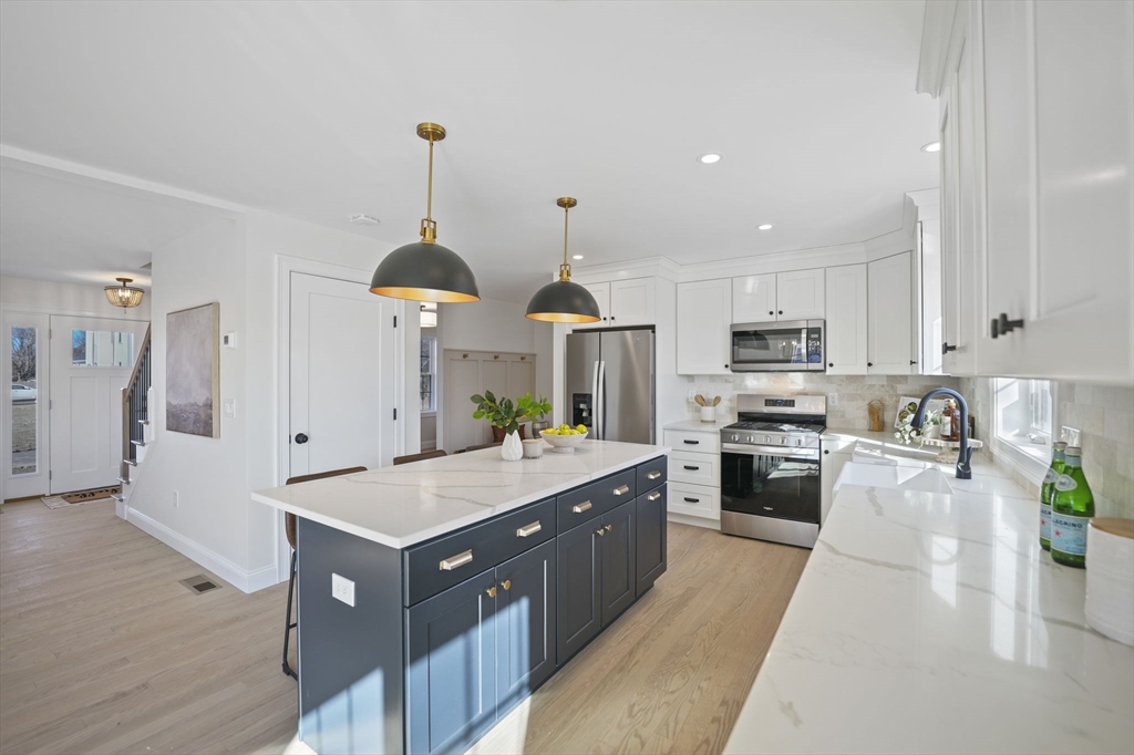 1 Ritas Way Fairhaven, MA 02719 - Photo 12 of 27 Gallery Image 12
