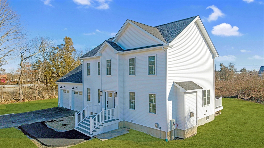 1 Ritas Way Fairhaven, MA 02719 - Photo 3 of 27 Gallery Image 3