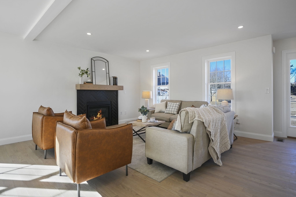1 Ritas Way Fairhaven, MA 02719 - Photo 6 of 27 Gallery Image 6
