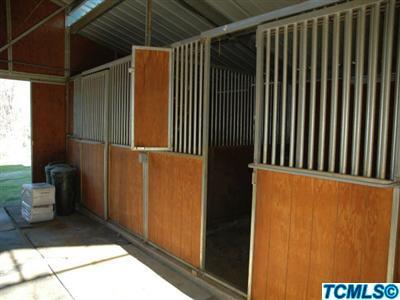 42595 North Fork Drive Three Rivers, CA 93271 - Photo 13 of 35 2 HORSE STALL