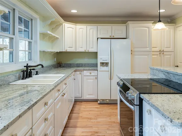 $750,000 | 113 5th Street, Black Mountain, NC 28711