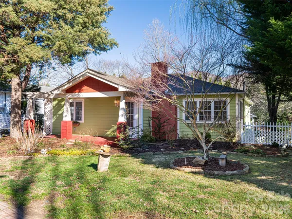 $750,000 | 113 5th Street, Black Mountain, NC 28711