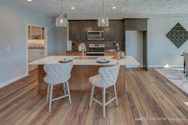 $520,000 | 520 Hayden Drive, Waterloo, IL 62298