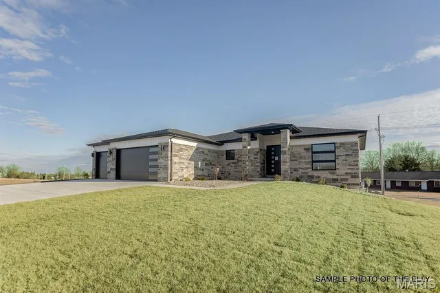 $520,000 | 520 Hayden Drive, Waterloo, IL 62298