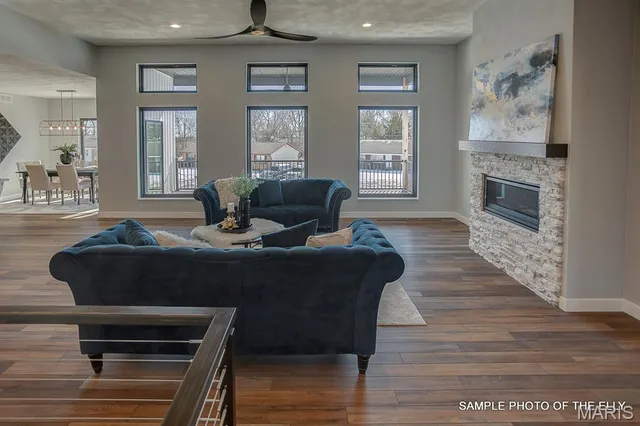 $520,000 | 520 Hayden Drive, Waterloo, IL 62298