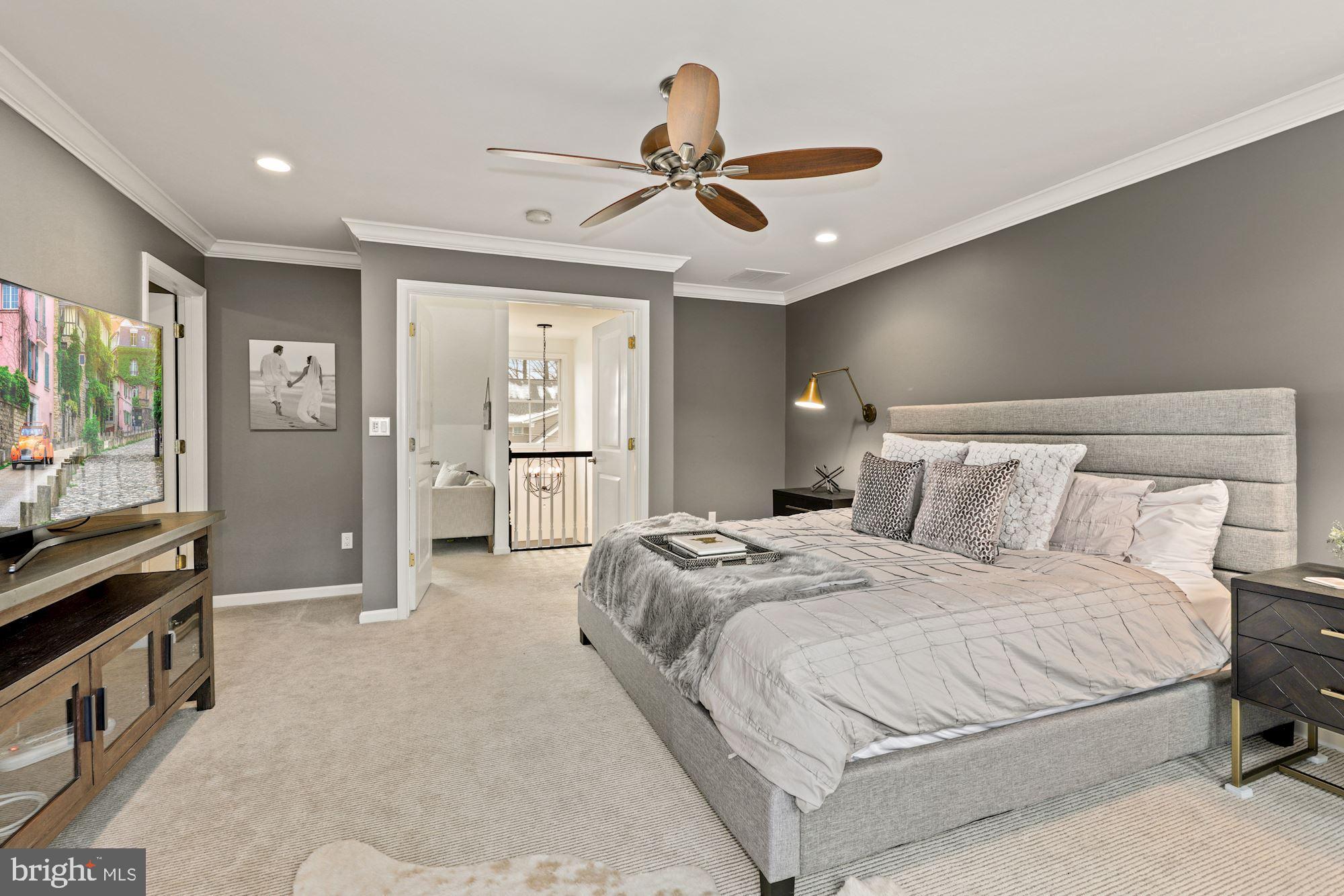 5821 Plainview Road Bethesda, MD 20817 - Photo 18 of 46 Primary suit has inviting double entry and fan