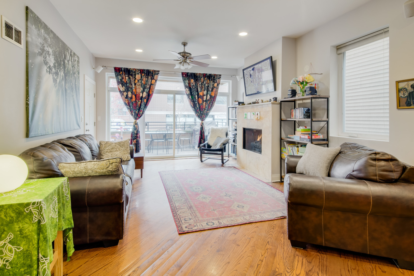 3052 North Oakley Avenue, Unit 1 Chicago, IL 60618 - Photo 5 of 30