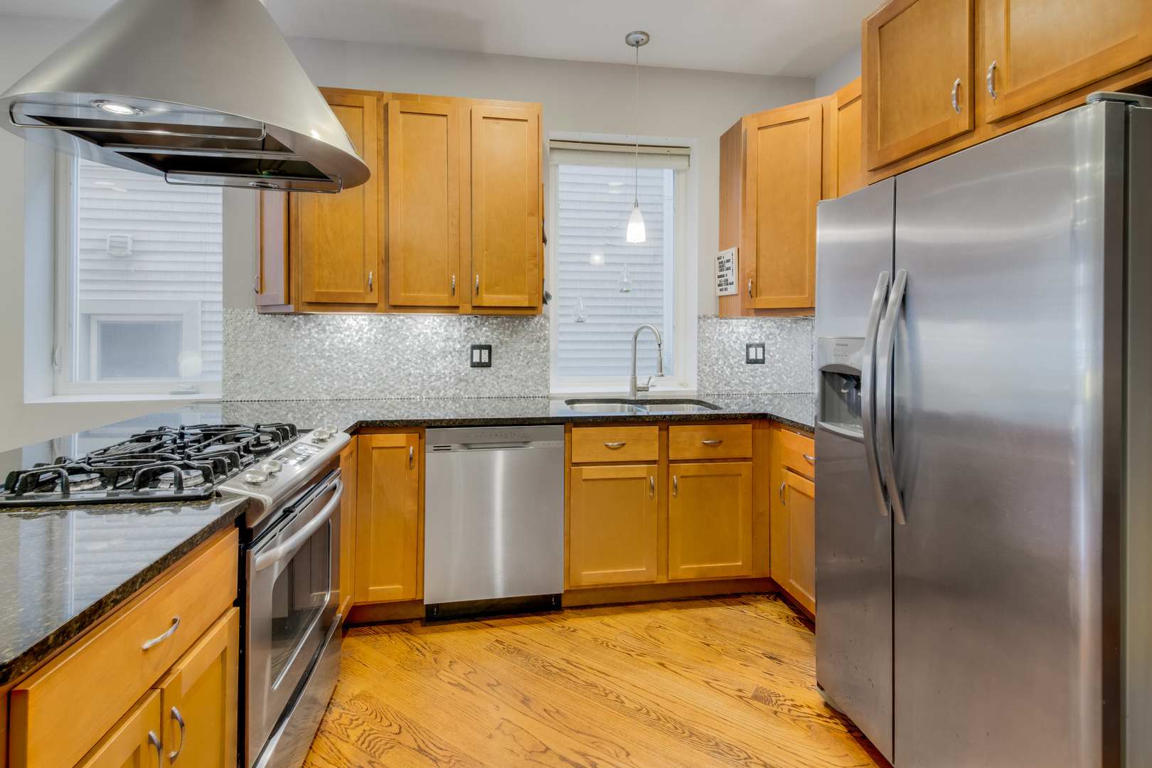 3052 North Oakley Avenue, Unit 1 Chicago, IL 60618 - Photo 9 of 30