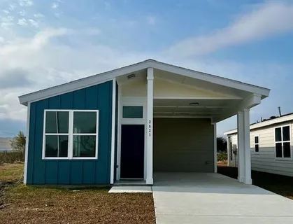 $220,000 | 2821 Live Oak Drive, Terrytown, LA 70056