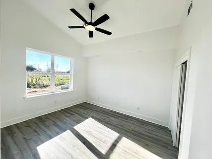 $220,000 | 2821 Live Oak Drive, Terrytown, LA 70056