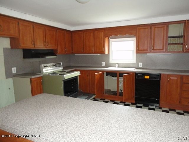 439 Slateford Road Mount Bethel, PA 18343 - Photo 3 of 10 Gallery Image 3