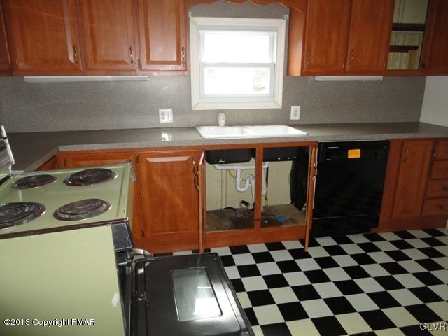439 Slateford Road Mount Bethel, PA 18343 - Photo 4 of 10 Gallery Image 4