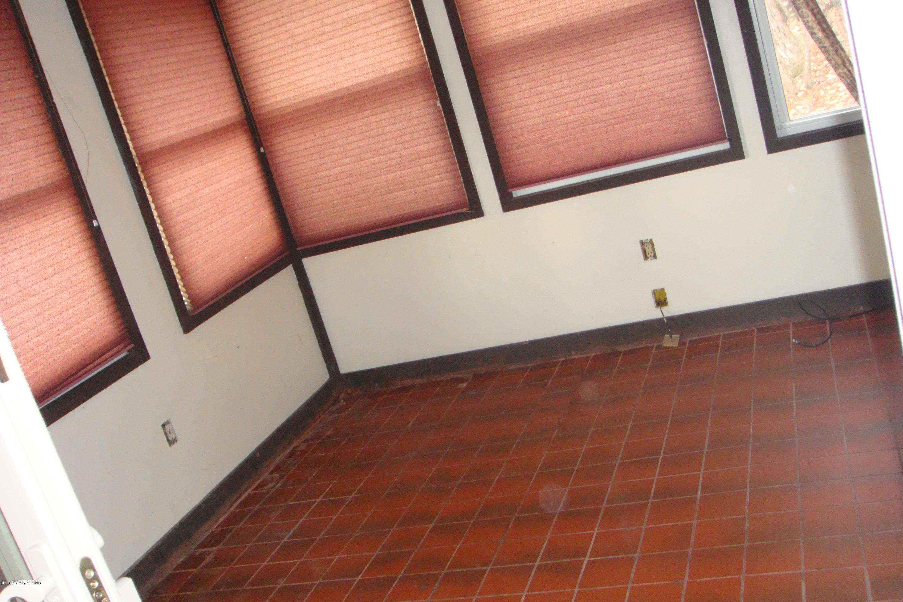 6375 Decker Road Bushkill, PA 18324 - Photo 32 of 60 DSC09548