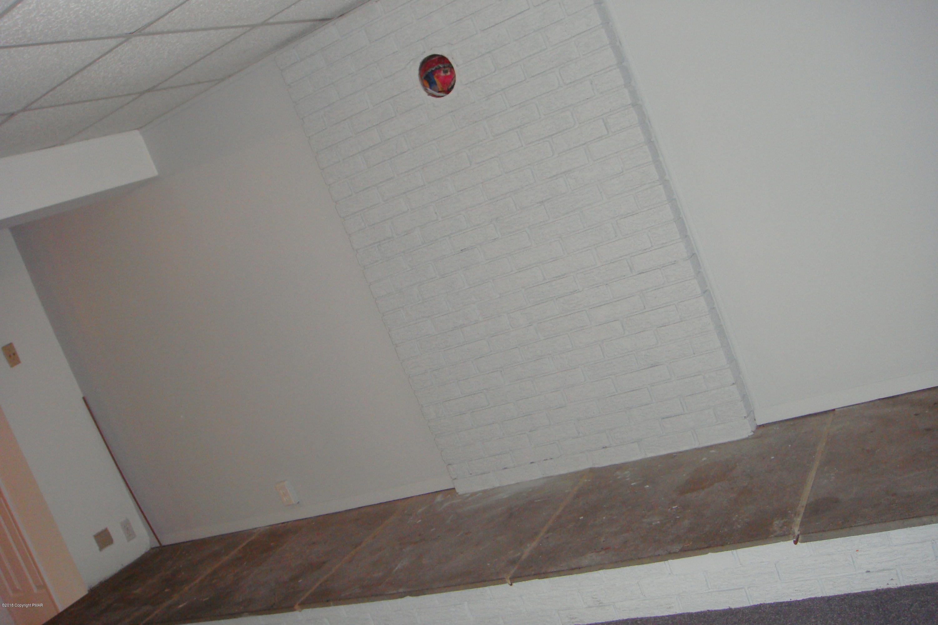 6375 Decker Road Bushkill, PA 18324 - Photo 47 of 60 DSC09575
