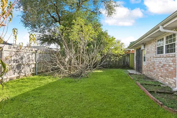 $370,000 | 4429 Lake Vista Drive, Metairie, LA 70006