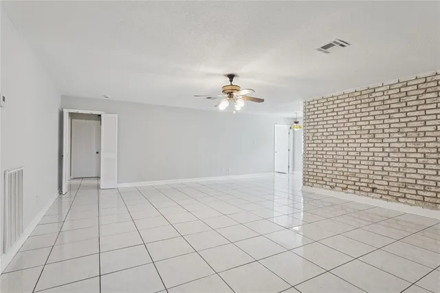 $370,000 | 4429 Lake Vista Drive, Metairie, LA 70006