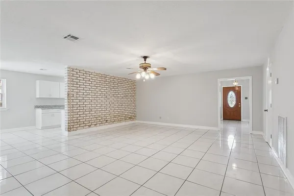 $370,000 | 4429 Lake Vista Drive, Metairie, LA 70006