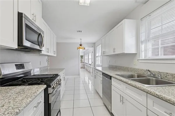 $370,000 | 4429 Lake Vista Drive, Metairie, LA 70006