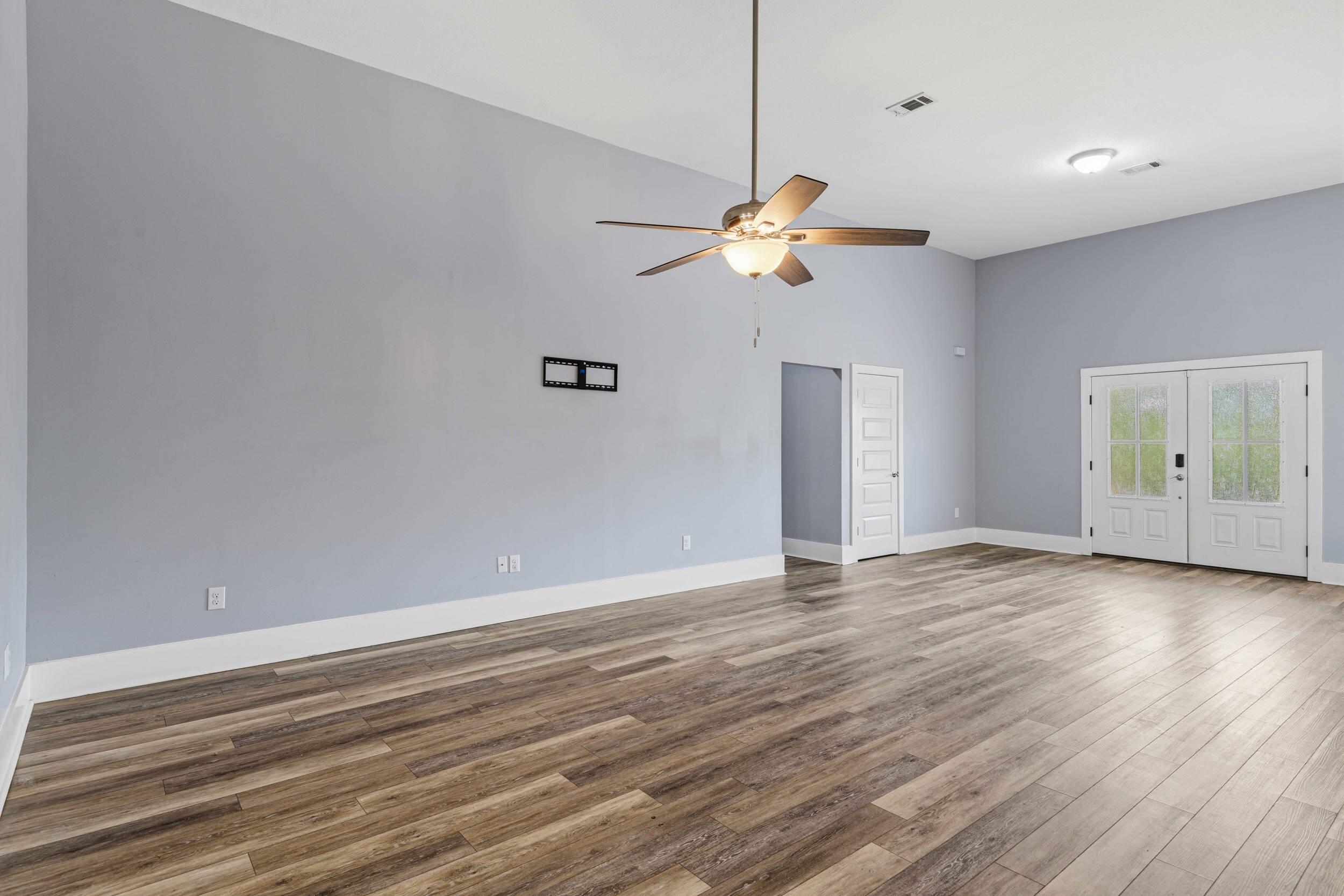 6495 Conrad Court Crestview, FL 32536 - Photo 8 of 59 43_img_3539