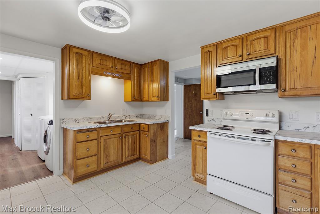 1392 Maple Grove Road Lapeer, MI 48446 - Photo 13 of 68