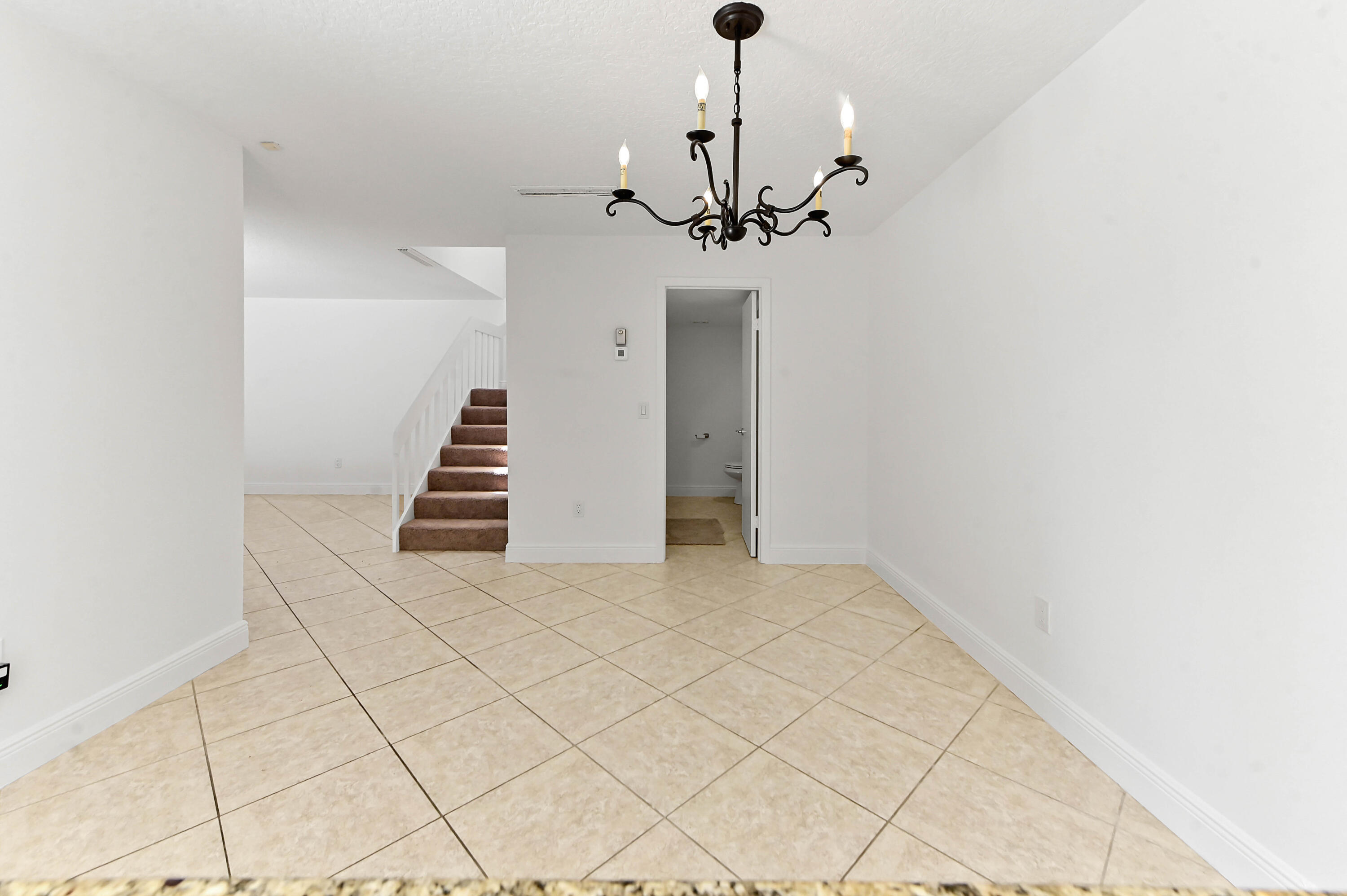 825 Center Street, Unit 12A Jupiter, FL 33458 - Photo 8 of 21 09 dining room 02