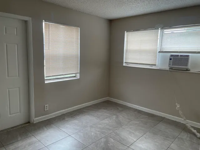 $1,500 | 914 4th Street, Unit 2, West Palm Beach, FL 33401