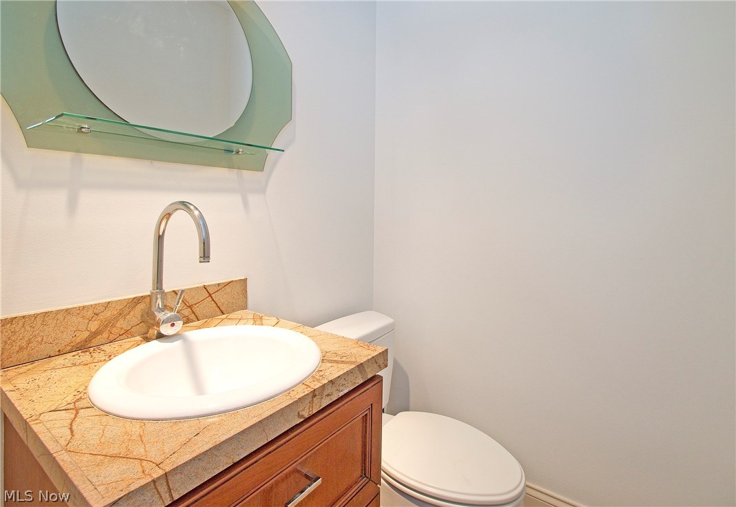 12482 Cedar Road, Unit 13 Cleveland, OH 44106 - Photo 4 of 24 Gallery Image 4
