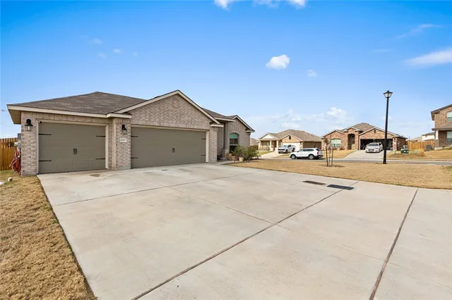 $340,000 | 2801 Brosnan Road, Lorena, TX 76655