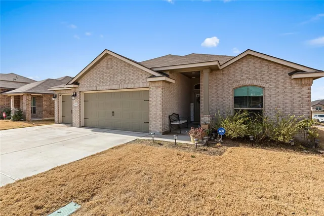 $340,000 | 2801 Brosnan Road, Lorena, TX 76655