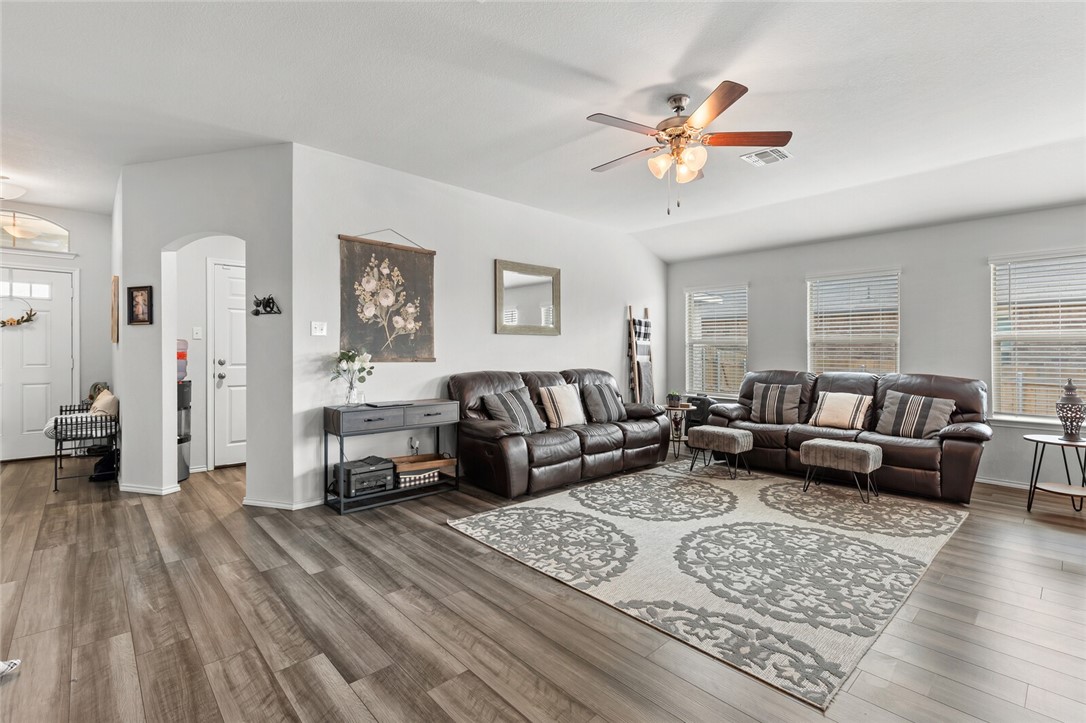 2801 Brosnan Road Lorena, TX 76655 - Photo 7 of 41